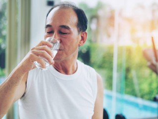 为何早晨起床的时候嘴巴总是发干？